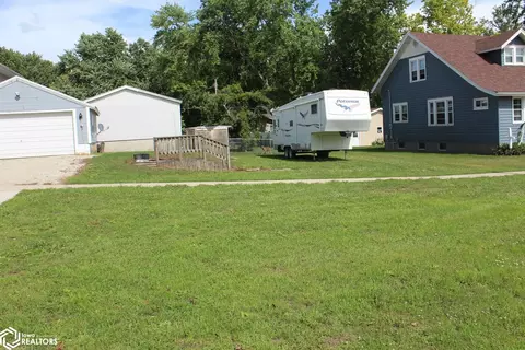 Exterior - 1005 State St, Garner, IA 50438 photo 1 of 4