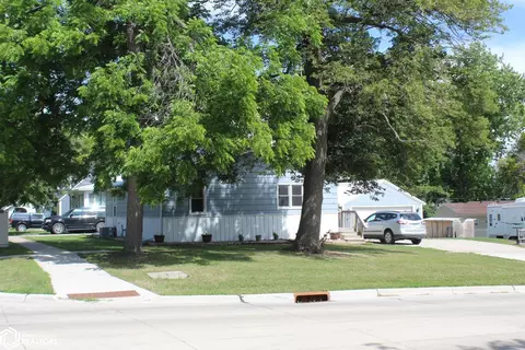 Exterior - 1005 State St, Garner, IA 50438 photo 2 of 4