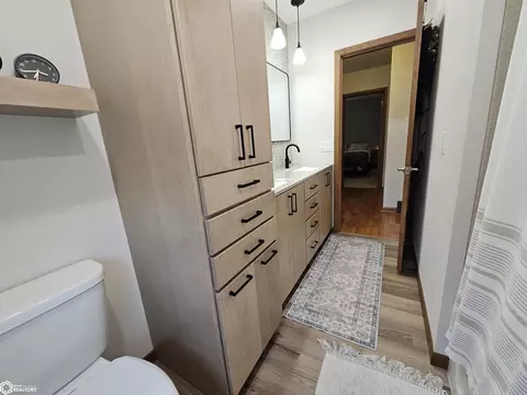 Bath - 1827 Crestview Dr, Carroll, IA 51401 photo 2 of 3