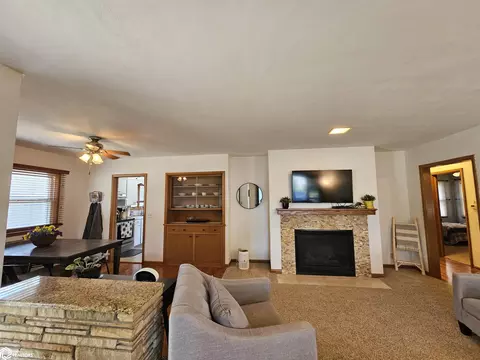 Living - 1827 Crestview Dr, Carroll, IA 51401 photo 2 of 4
