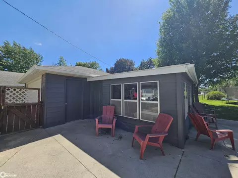 Exterior - 1827 Crestview Dr, Carroll, IA 51401 photo 6 of 14