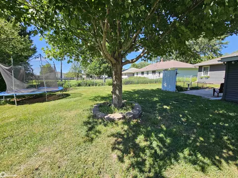 Exterior - 1827 Crestview Dr, Carroll, IA 51401 photo 11 of 14