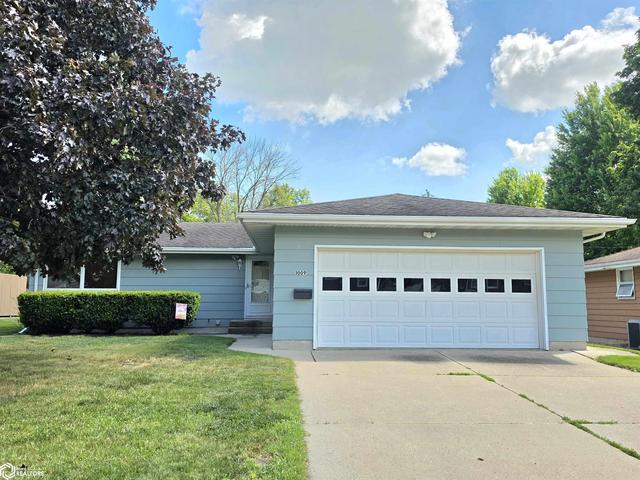 1009 Manor Dr, Mason City, IA 50401