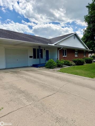 102 4th Ave NE, Clarion, IA 50525