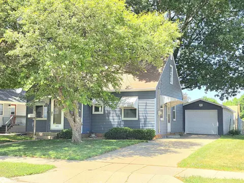 1046 1st St NE, Mason City, IA 50401