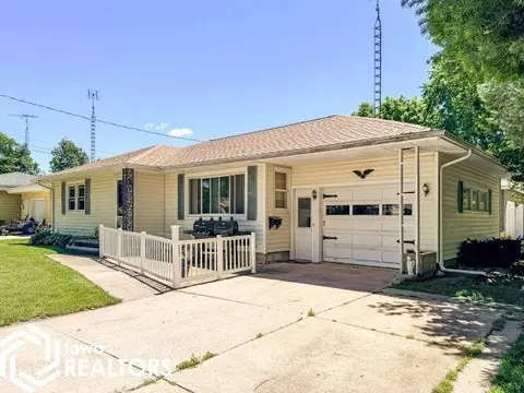 607 7th Ave NE, Hampton, IA 50441