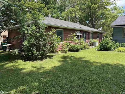 702 7th Ave SW, Hampton, IA 50441 photo 2