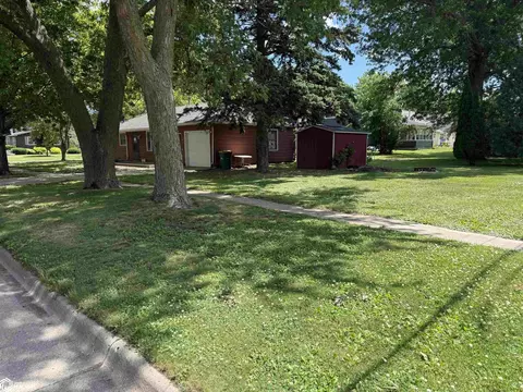 702 7th Ave SW, Hampton, IA 50441 photo 4