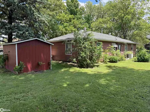 702 7th Ave SW, Hampton, IA 50441 photo 3