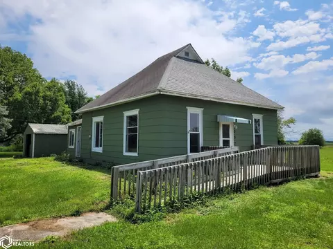 302 S High St, Delta, IA 52550