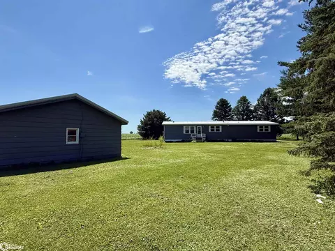 604 Kelly St E, Grand Junction, IA 50107