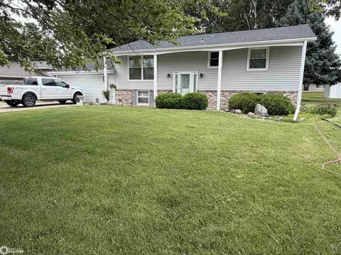 35 Spruce Dr, Eagle Grove, IA 50533