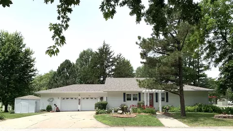 1214 N Poplar St, Creston, IA 50801