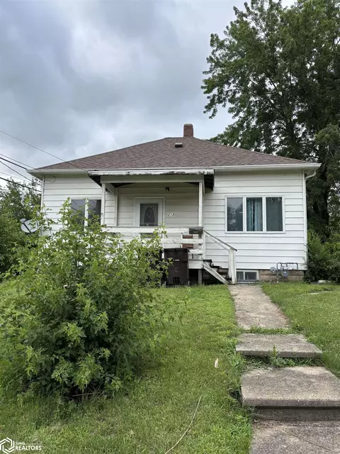 215 W Clay St, Osceola, IA 50213
