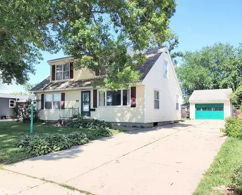 1806 S 6th St, Marshalltown, IA 50158