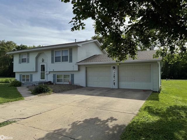 1102 Cherry Hills Dr, Shenandoah, IA 51601