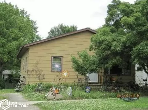 121 S Heckart St, Algona, IA 50511