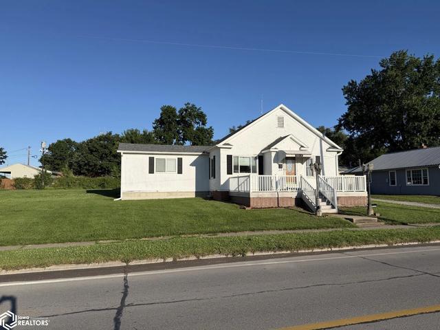 1006 S 18th St, Centerville, IA 52544
