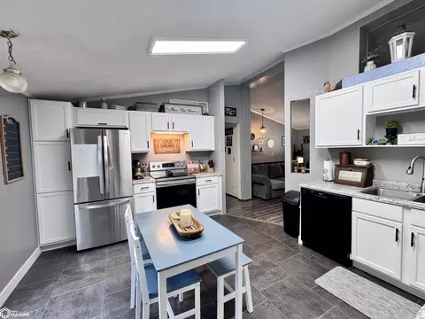 Kitchen - 8 Ohm St, Mapleton, IA 51034 photo 3 of 6