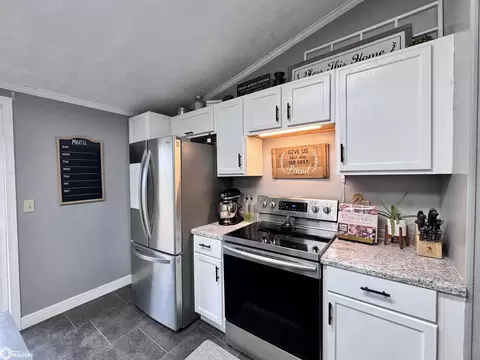Kitchen - 8 Ohm St, Mapleton, IA 51034 photo 6 of 6