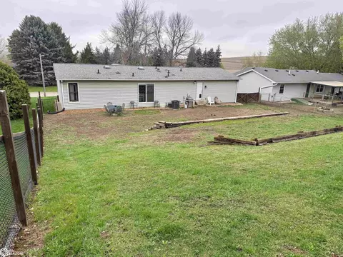Exterior - 8 Ohm St, Mapleton, IA 51034 photo 5 of 7