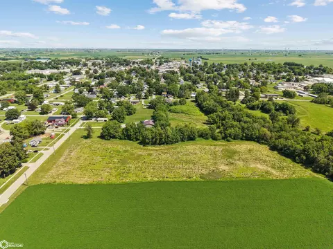 807 S 3rd St, Montezuma, IA 50171