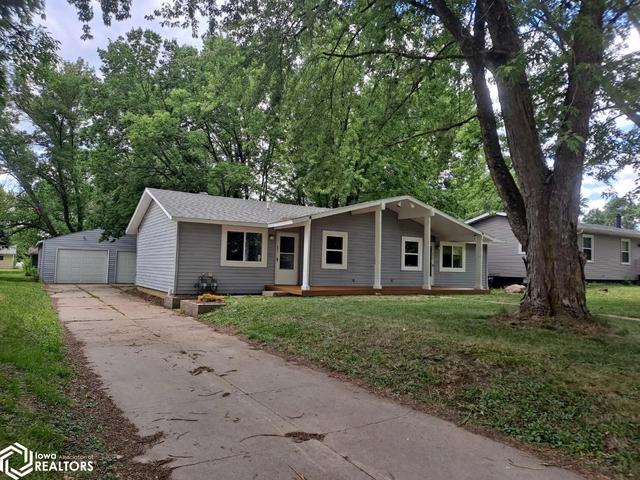 805 W 805 12 W 10th St, Clear Lake, IA 50428