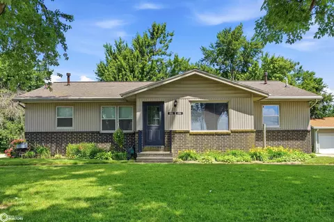 109 W Southridge Rd, Marshalltown, IA 50158