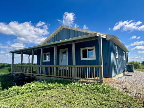 1569 Jasmine Ave, Fairfield, IA 52556