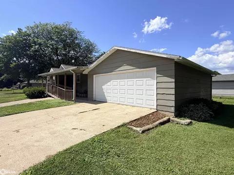 218 6th St SW, Hampton, IA 50441 photo 3