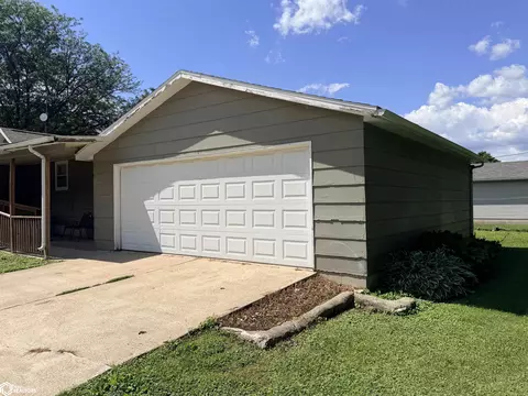 218 6th St SW, Hampton, IA 50441 photo 4