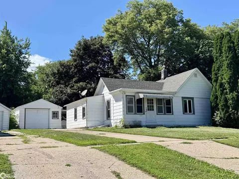 1115 N Clark St, Carroll, IA 51401