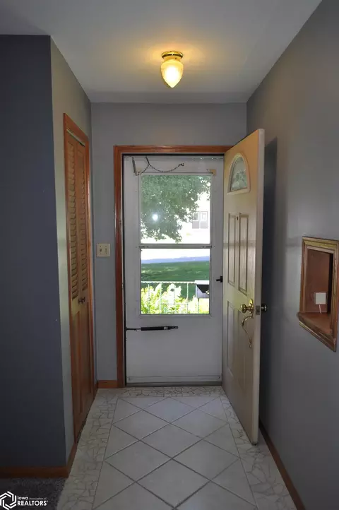 Entry Way - 264 E 18th St, Carroll, IA 51401 photo 1 of 1