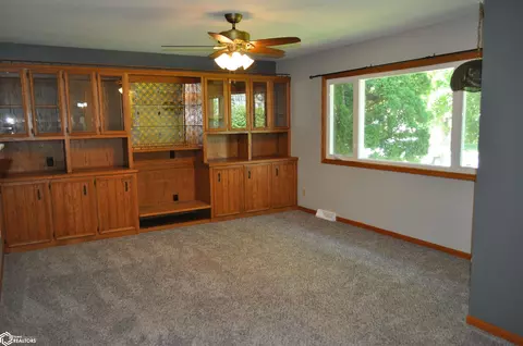 Living - 264 E 18th St, Carroll, IA 51401 photo 2 of 6