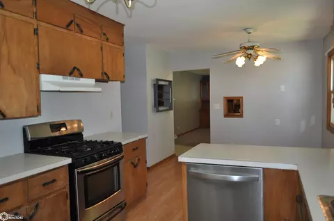 Kitchen - 264 E 18th St, Carroll, IA 51401 photo 4 of 4