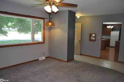 Living - 264 E 18th St, Carroll, IA 51401 photo 4 of 6