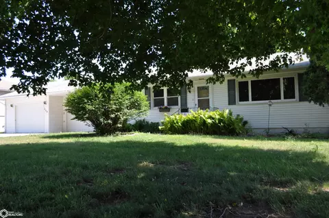 264 E 18th St, Carroll, IA 51401