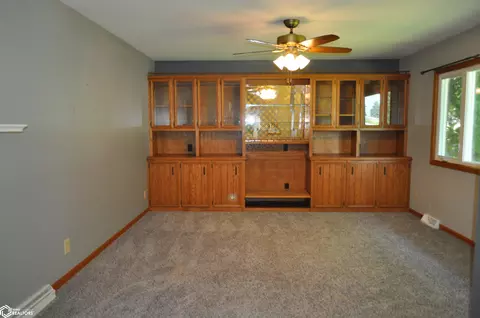 Living - 264 E 18th St, Carroll, IA 51401 photo 3 of 6