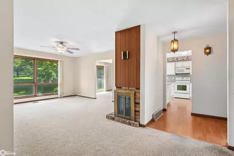1509 4th St, Eldora, IA 50627 photo 4