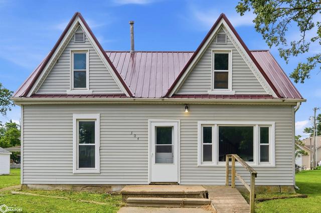 304 E Dallas St, Montezuma, IA 50171