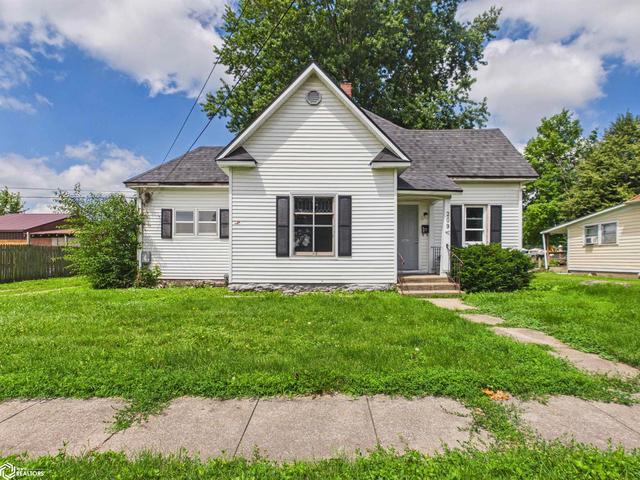 209 S 10th St, Albia, IA 52531