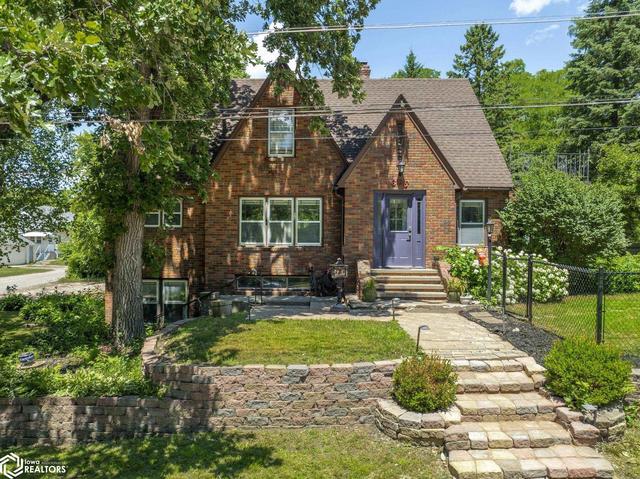 636 2nd St NE, Mason City, IA 50401