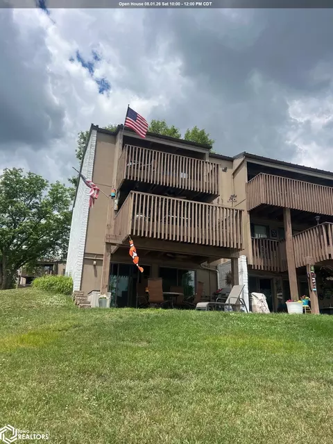 2700 N Shore Dr #I9B, Clear Lake, IA 50428
