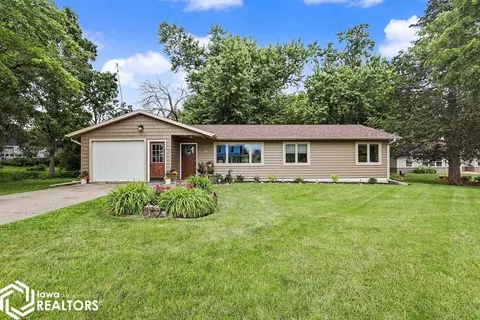 307 S Center St, Zearing, IA 50278