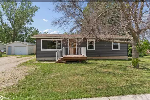 90 Seymour Ave, Garner, IA 50438