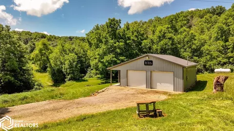27513 Igloo Rd, Garber, IA 52048
