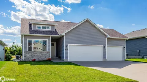 1332 97th, West Des Moines, IA 50266