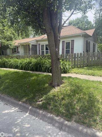 616 W Jackson S, Fairfield, IA 52556