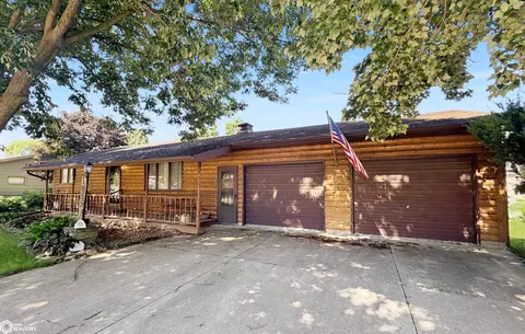 1655 Dorell Dr, Hampton, IA 50441
