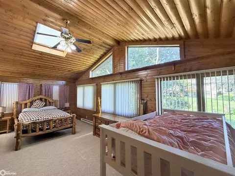 Bedroom - 1655 Dorell Dr, Hampton, IA 50441 photo 4 of 7